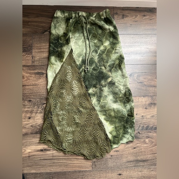 Women's Clothing Bundle: 10 Summer Items
Dress,Blouse,Tank Top,Crop Top,Size M - Picture 5 of 10